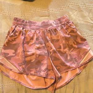 Lululemon hotty hot size 4 tall